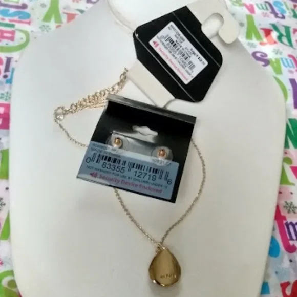 NAPIER Gold Emerald Green + Clear Crystal Pear Shaped Stud Earrings**NEW! - Picture 3 of 3